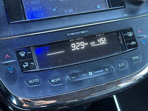 Used 2013 Toyota Avalon Limited image 21