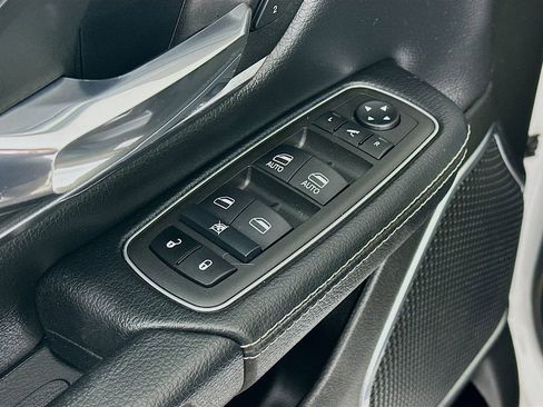 Certified 2022 RAM 1500 Laramie image 27