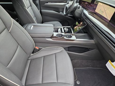 New 2026 Cadillac Escalade Luxury w/ Touring Package AWD/4WD image 10