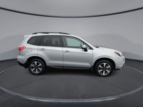 Used 2018 Subaru Forester 2.5i Limited image 9