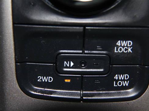 Used 2015 RAM 1500 Outdoorsman w/ Pittsburgh Penguins Edition AWD/4WD image 36