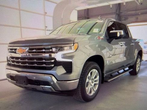 Used 2024 Chevrolet Silverado 1500 LTZ w/ LTZ Convenience Package II AWD/4WD image 2