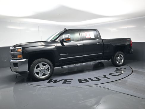 Used 2015 Chevrolet Silverado 2500 LTZ w/ LTZ Plus Package image 6