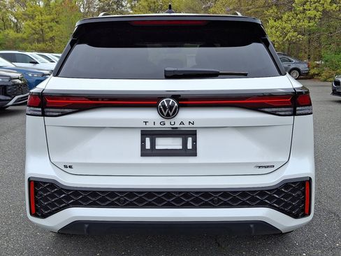 New 2026 Volkswagen Tiguan SE R-Line AWD/4WD image 6