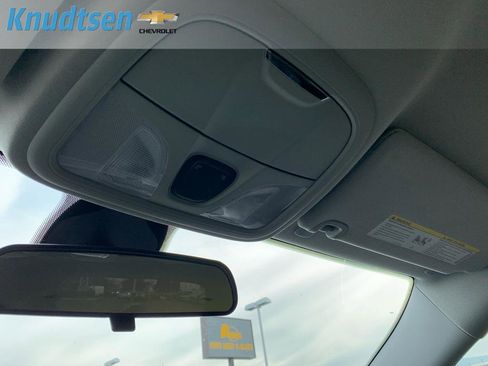 Used 2019 Jeep Cherokee Latitude w/ Cold Weather Group image 11