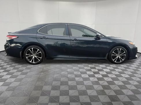 Used 2019 Toyota Camry SE FWD image 10