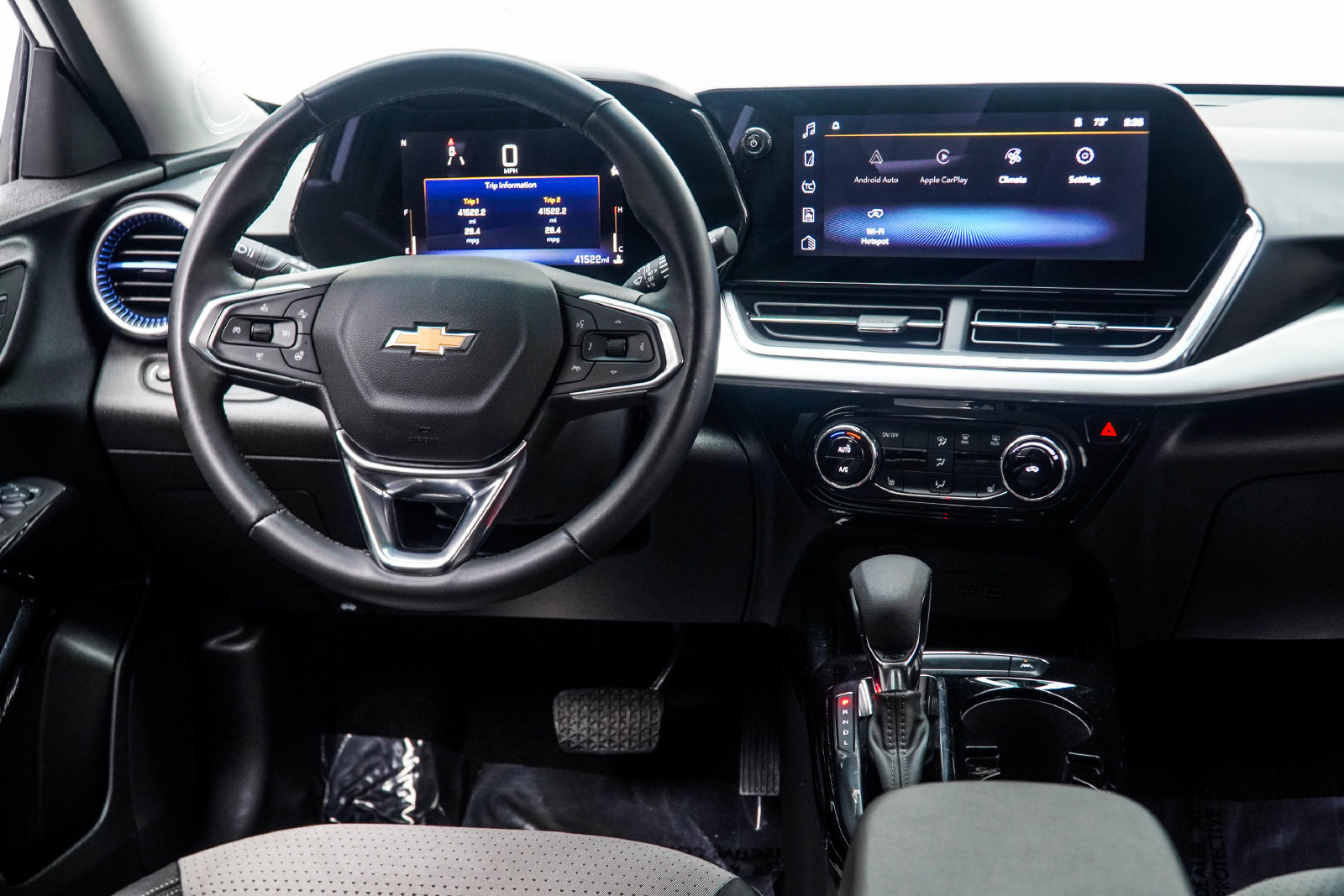 Used 2024 Chevrolet Trax LT w/ Driver Confidence Package FWD image 18
