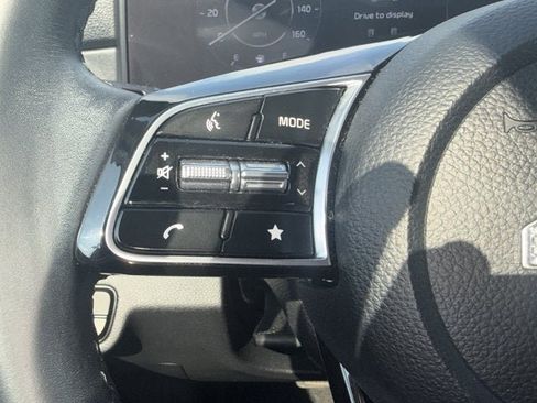 Used 2024 Kia Seltos EX image 17