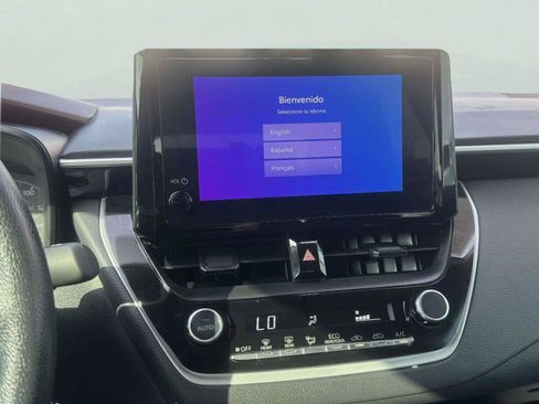 Used 2025 Toyota Corolla LE FWD image 30
