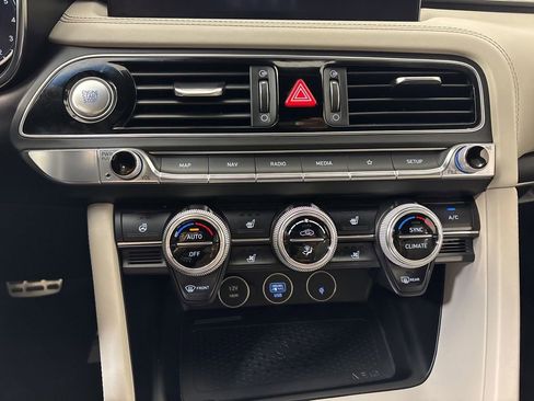 Used 2023 Genesis G70 3.3T w/ Sport Prestige Package image 28