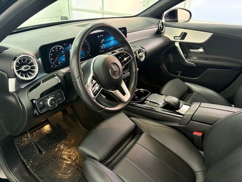 Used 2021 Mercedes-Benz A 220 image 3