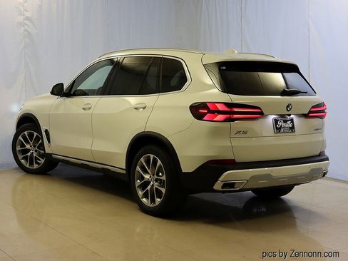 Used 2026 BMW X5 xDrive40i w/ Climate Comfort Package image 7