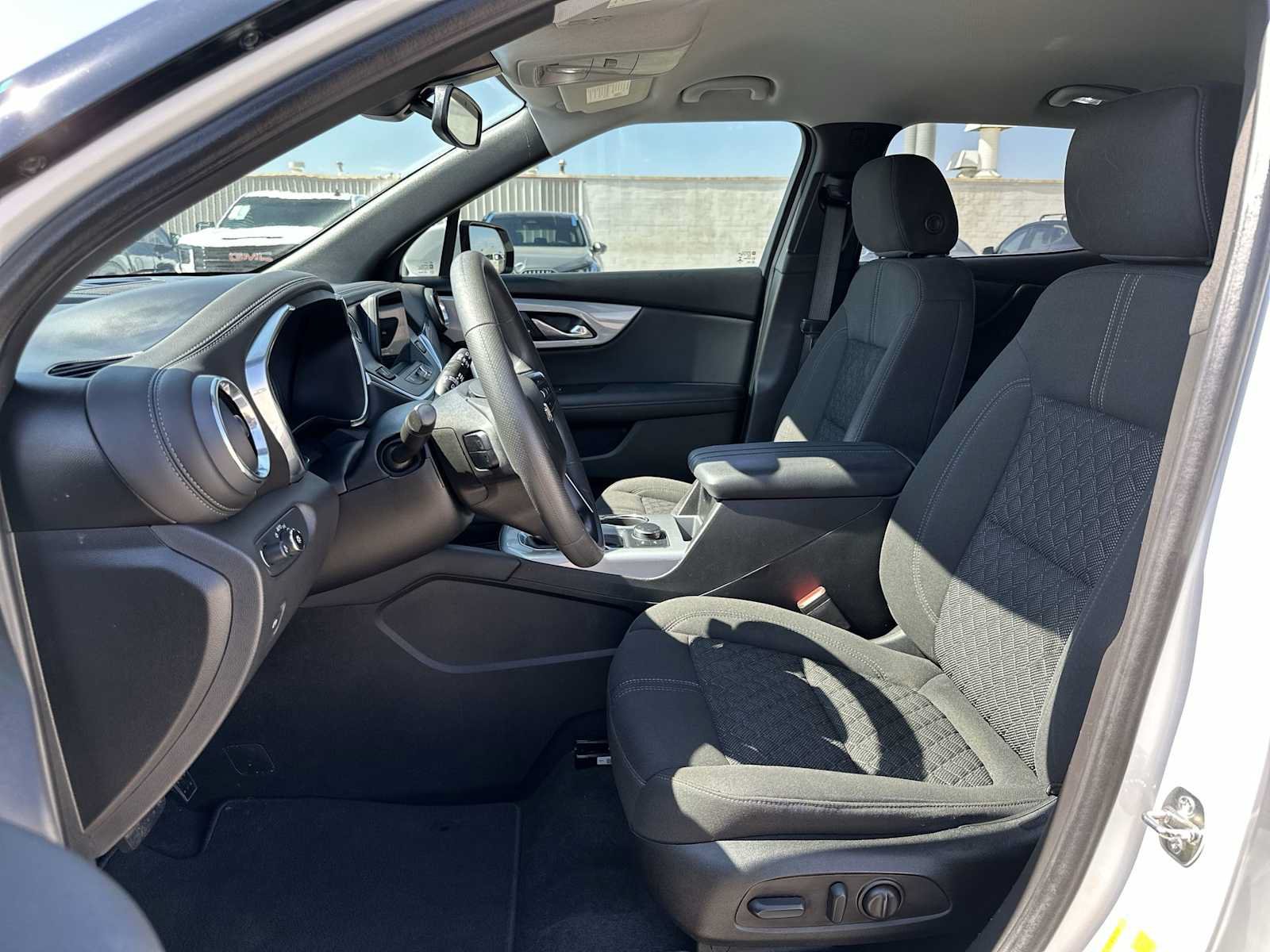 Used 2022 Chevrolet Blazer LT FWD image 19
