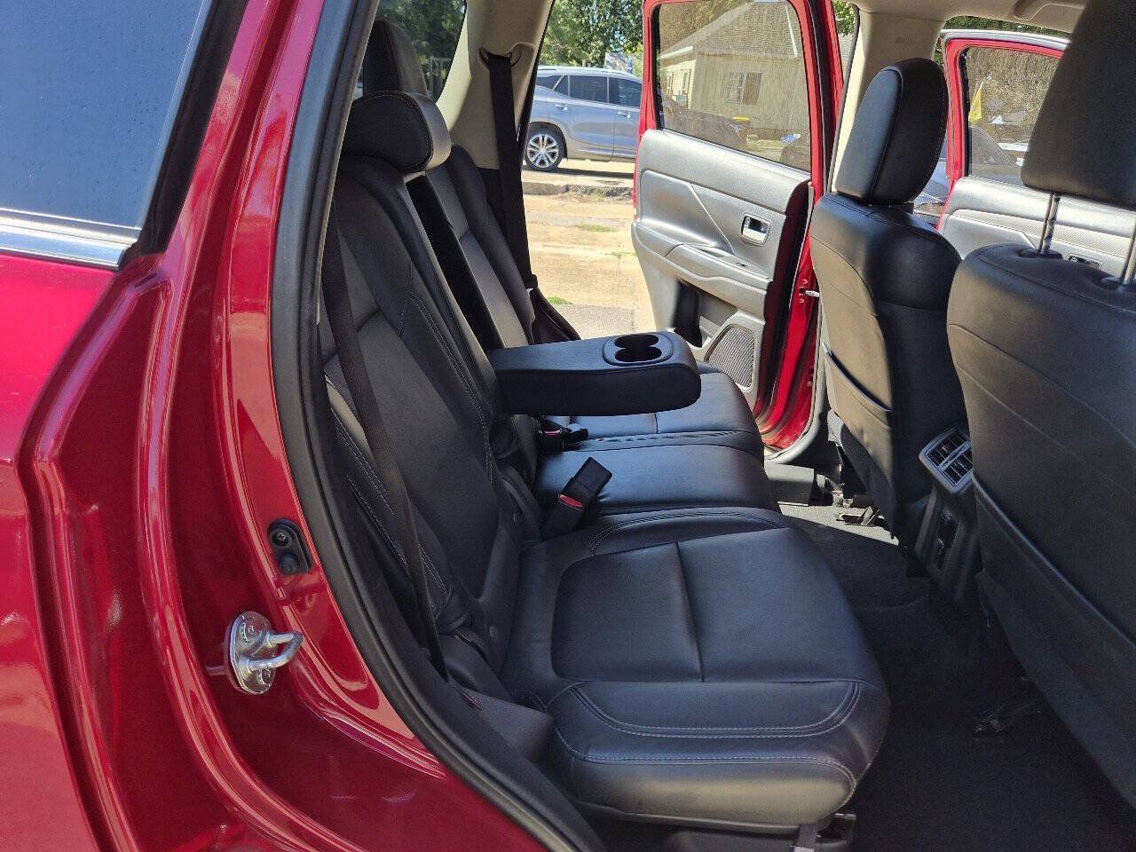Used 2020 Mitsubishi Outlander SEL AWD/4WD image 12