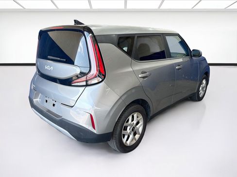 Used 2024 Kia Soul LX w/ Option Group 015 FWD image 4
