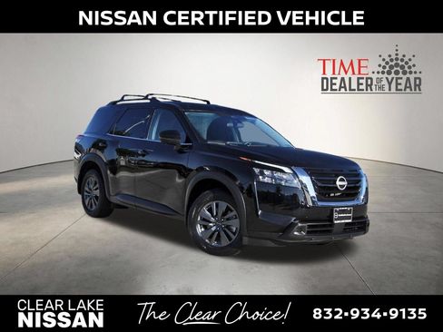 Certified 2025 Nissan Pathfinder SV FWD image 1