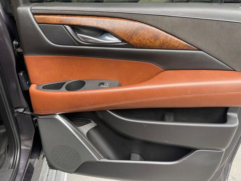 Used 2015 Cadillac Escalade ESV Premium image 33