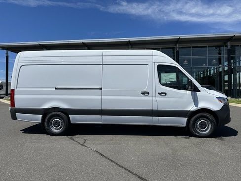 New 2025 Mercedes-Benz Sprinter 2500 image 8