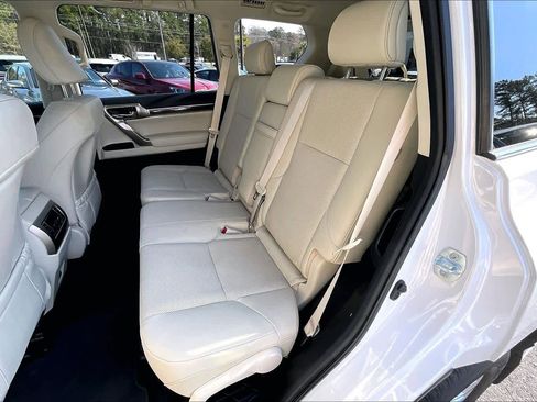 Used 2021 Lexus GX 460 Premium w/ Premium Package image 19