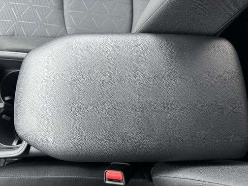 Used 2025 Toyota RAV4 XLE image 19