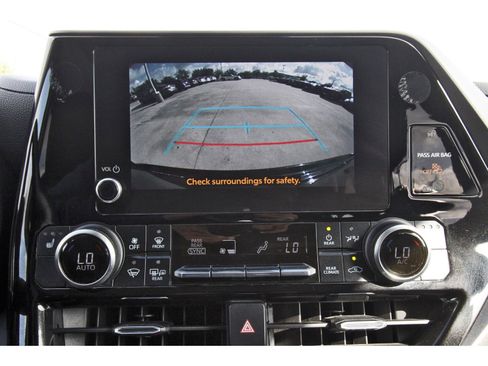 Used 2023 Toyota Highlander XLE FWD image 26