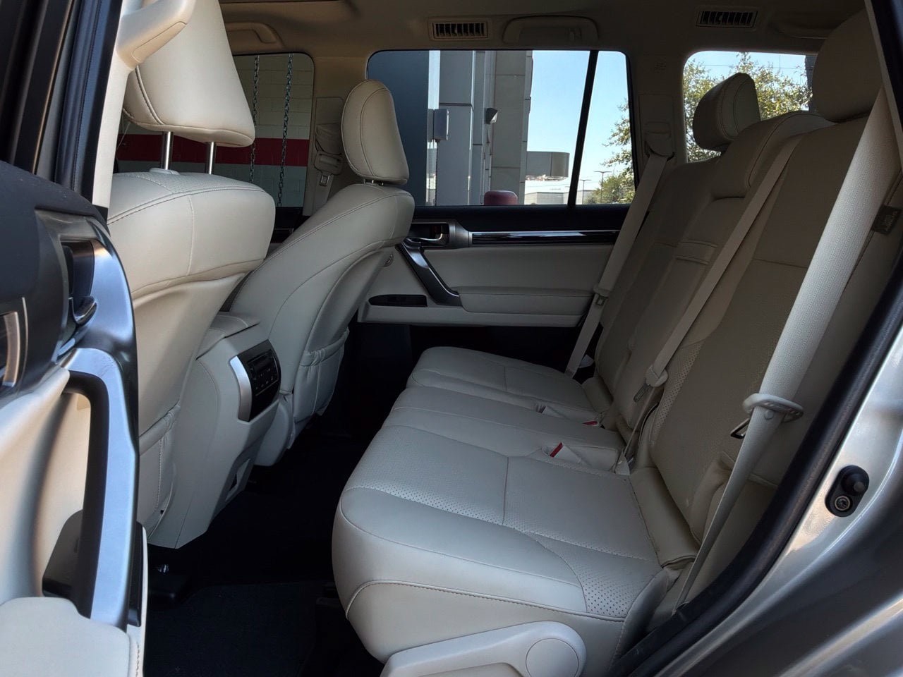 Used 2022 Lexus GX 460 Luxury w/ Off Road Package AWD/4WD image 12
