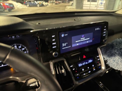 Used 2021 Kia Sorento SX image 11