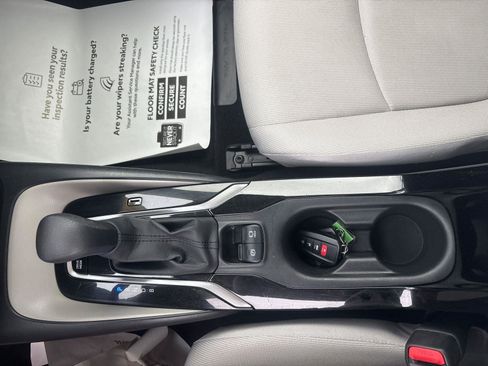 Used 2022 Toyota Corolla LE image 27