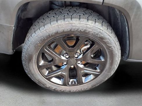Used 2023 Jeep Renegade Altitude w/ Convenience Group I AWD/4WD image 9