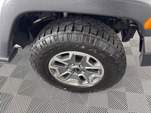 Used 2014 Jeep Wrangler Unlimited Rubicon w/ Max Tow Package image 17