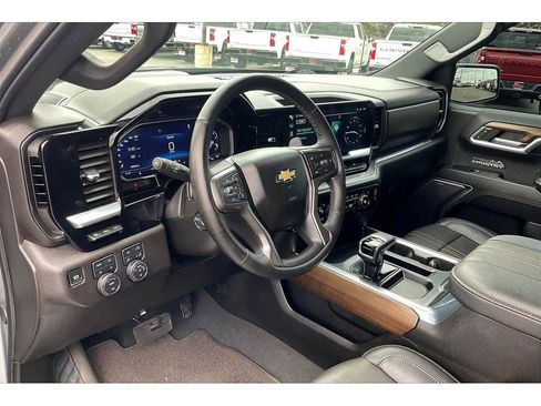 Used 2024 Chevrolet Silverado 1500 High Country w/ Technology Package image 16