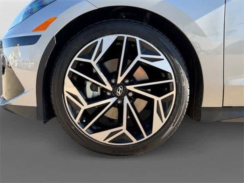 Certified 2025 Hyundai Ioniq 6 SEL image 15