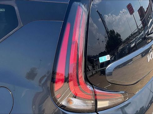 Certified 2023 Kia Soul LX FWD image 29