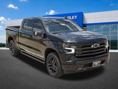 Used 2025 Chevrolet Silverado 1500 High Country w/ Midnight Edition AWD/4WD image 14