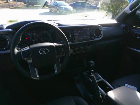 Used 2023 Toyota Tacoma Limited image 32