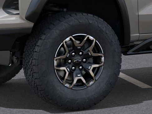 New 2026 Chevrolet Colorado ZR2 w/ Technology Package AWD/4WD image 9