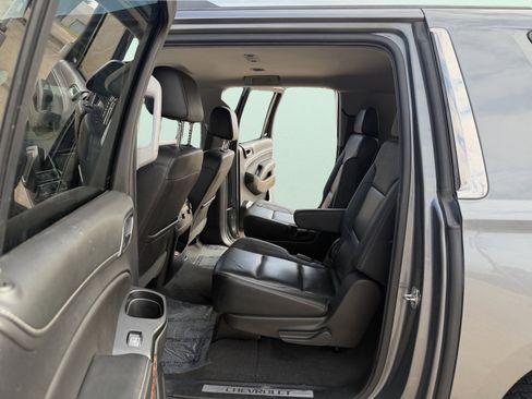 Used 2020 Chevrolet Suburban Premier image 16