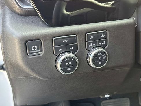 Used 2025 GMC Sierra 1500 SLT image 28