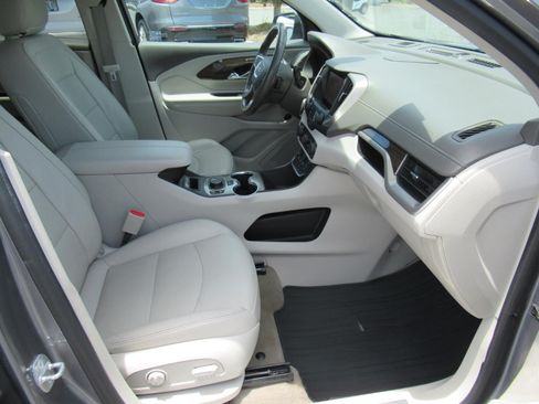 Used 2020 GMC Terrain Denali w/ Denali Premium Package FWD image 10