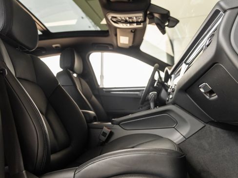New 2026 Porsche Macan AWD/4WD image 43