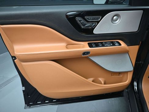 Used 2021 Lincoln Aviator Black Label w/ Dynamic Handling Package image 13