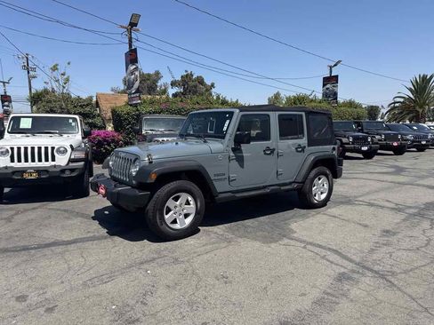 Used 2015 Jeep Wrangler Unlimited Sport w/ Quick Order Package 24S AWD/4WD image 18