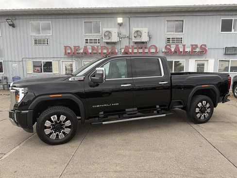 Used 2024 GMC Sierra 2500 Denali w/ Denali Reserve Package image 3