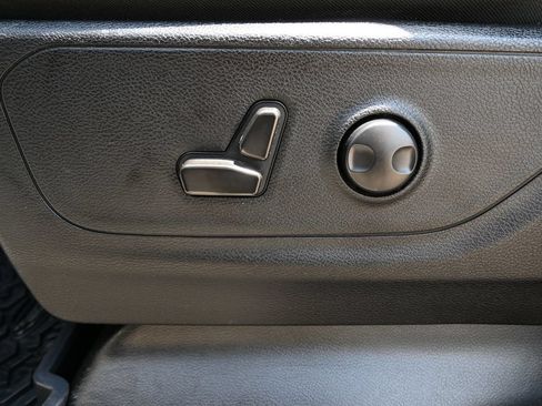 Used 2022 RAM 1500 Big Horn AWD/4WD image 16