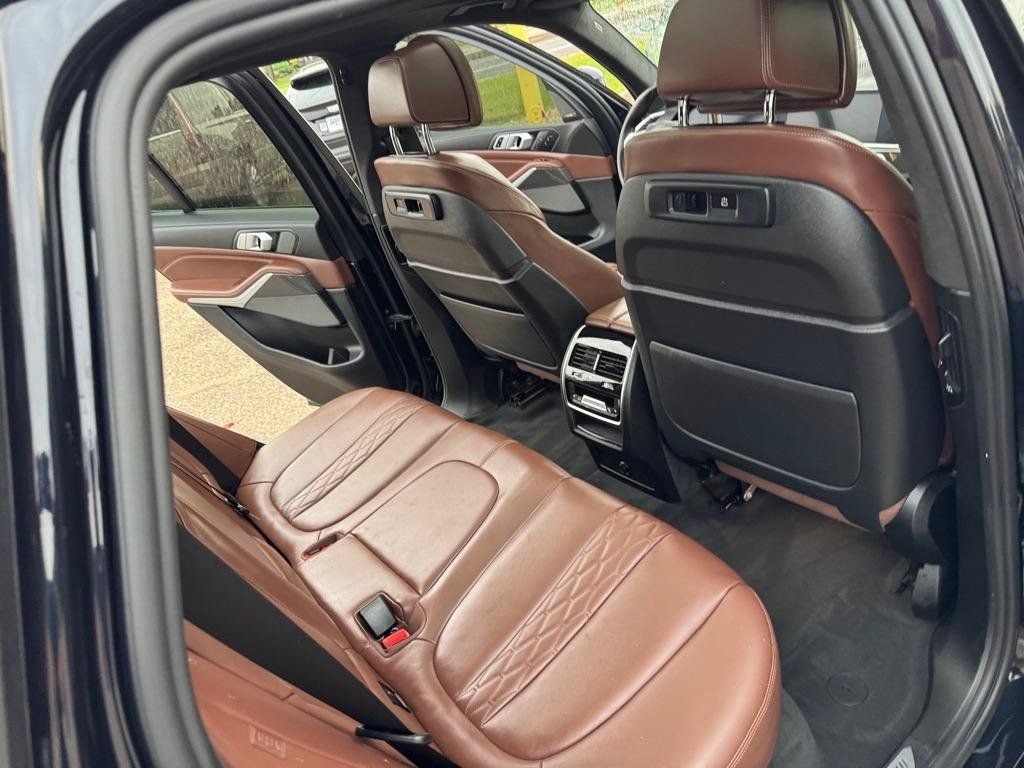Used 2021 BMW X5 M50i w/ Dynamic Handling Package AWD/4WD image 28