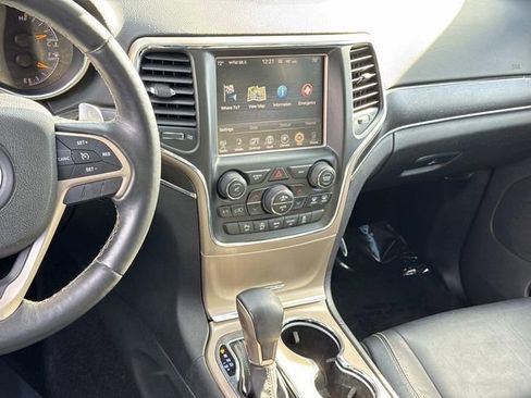 Used 2016 Jeep Grand Cherokee Limited image 22