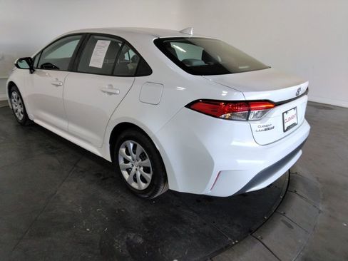 Used 2020 Toyota Corolla LE image 8