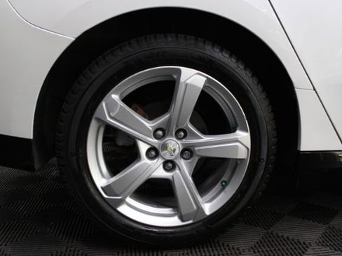 Used 2016 Chevrolet Volt LT w/ Comfort Package image 5
