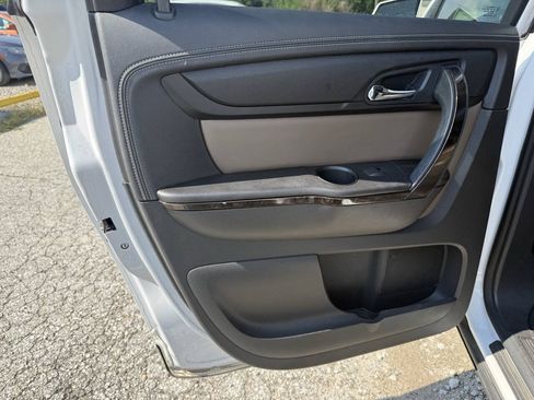 Used 2017 GMC Acadia Limited SLT AWD/4WD image 19