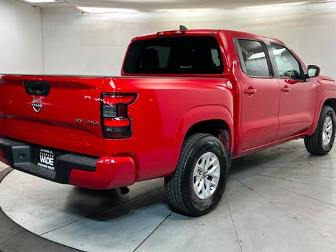 Used 2024 Nissan Frontier SV AWD/4WD image 5